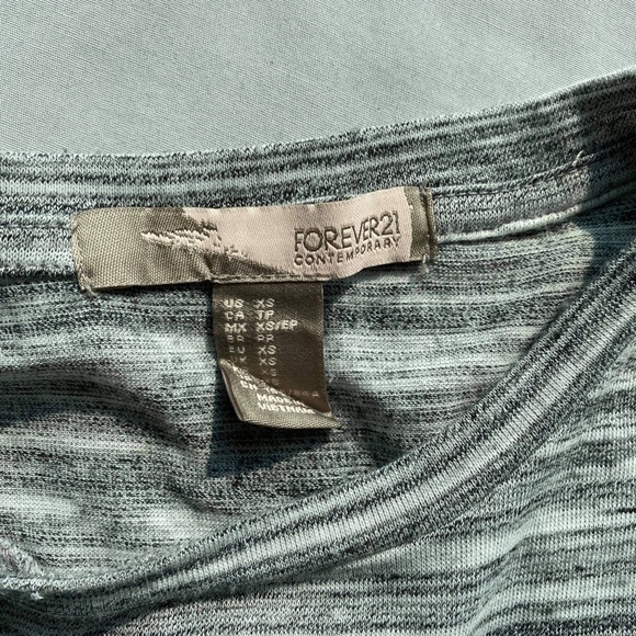 GREY TSHIRT - Picture 2 of 2